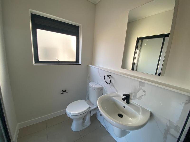 To Let 1 Bedroom Property for Rent in Richwood Western Cape